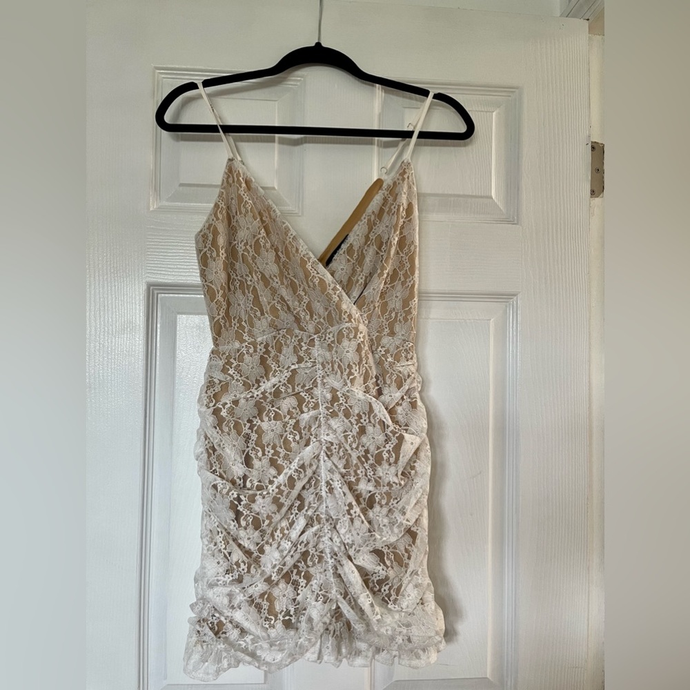 White lace short dress